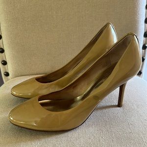 Coach Women’s Nala Patent Leather Slip On Heels Tan Nude Size 7.5